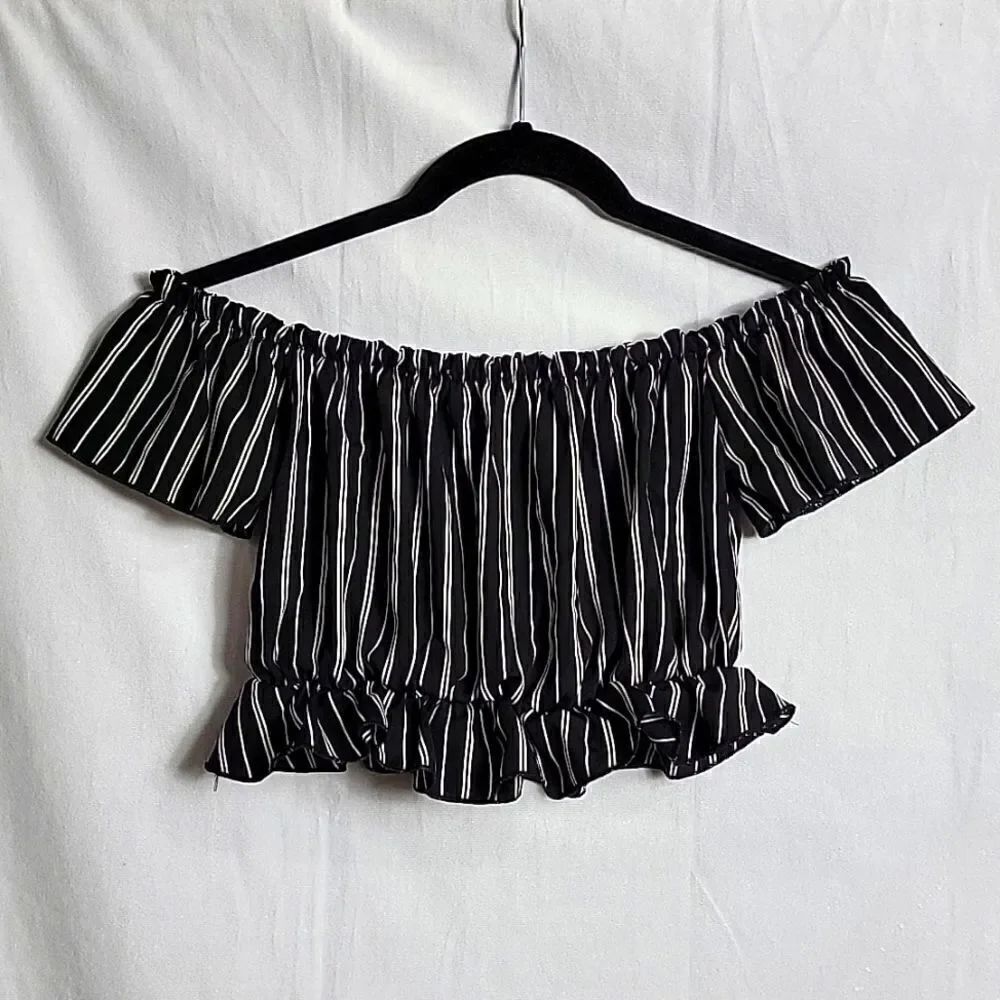 🖤 5/$20 🖤 7 DAY WKND.. cropped, off the shoulder top..